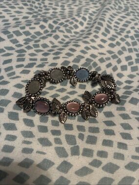 Silver Leaf Accented Pink Stone Stretch Bracelet